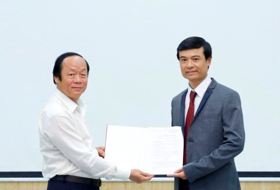 Nhân sự mới Bộ Nội vụ, Bộ Tài nguyên và Môi trường ảnh 1