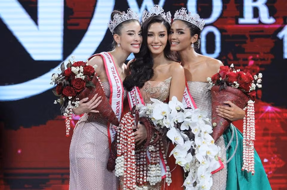 Showbiz 17/9: Người đẹp 19 tuổi đăng quang Hoa hậu Thế giới Thái Lan ảnh 5