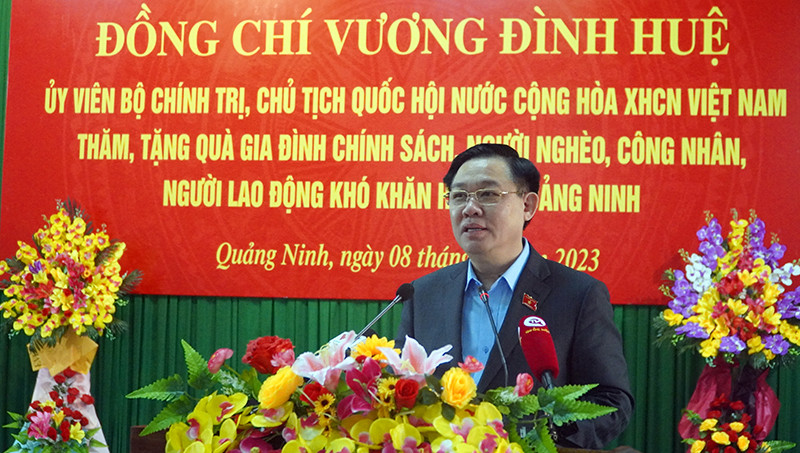 Chủ tịch Quốc hội Vương Đình Huệ thăm và làm việc tại huyện Quảng Ninh