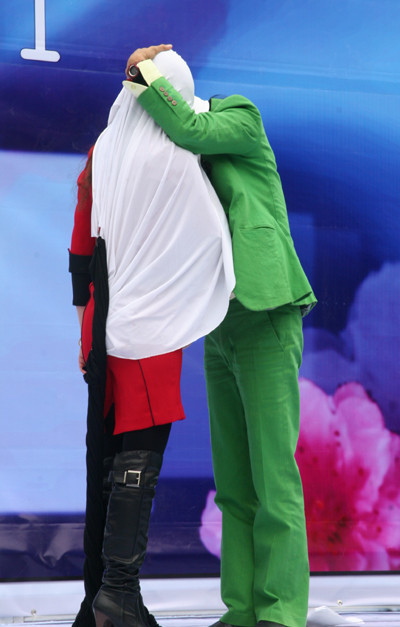 Vi Thùy Linh và Đào Anh Khánh 