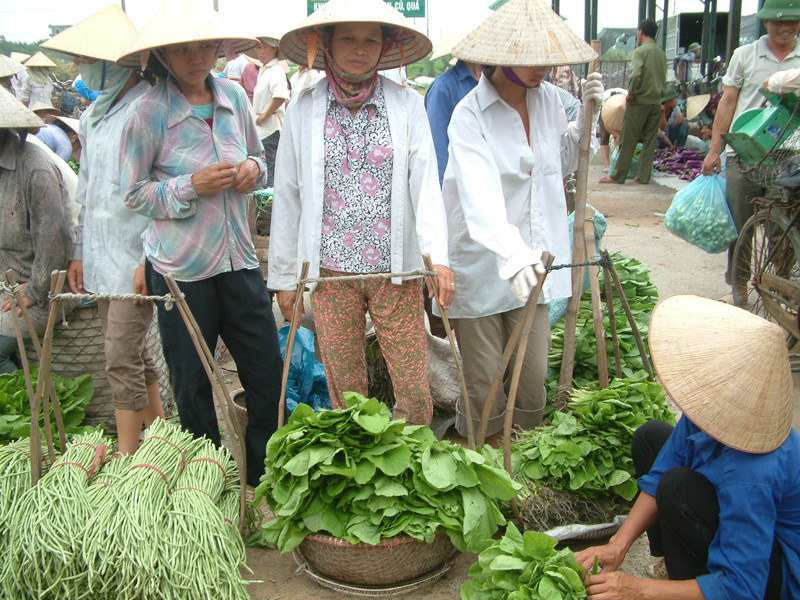 Giá gas tăng đột biến khiến người tiêu dùng choáng váng. Ảnh: Đại Dương