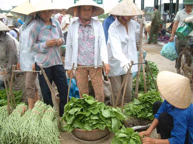 Giá gas tăng đột biến khiến người tiêu dùng choáng váng. Ảnh: Đại Dương