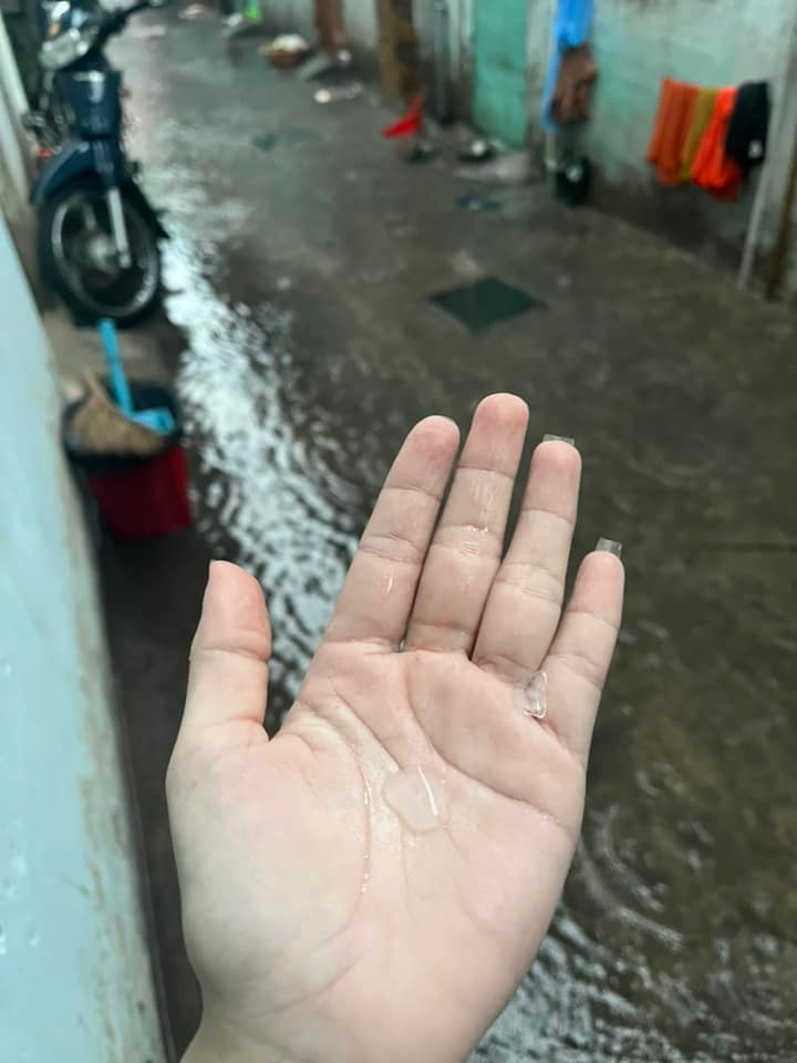 Mưa đá tại TP.Dĩ An (Bình Dương) Mưa đá tại TP.Dĩ An (Bình Dương)
