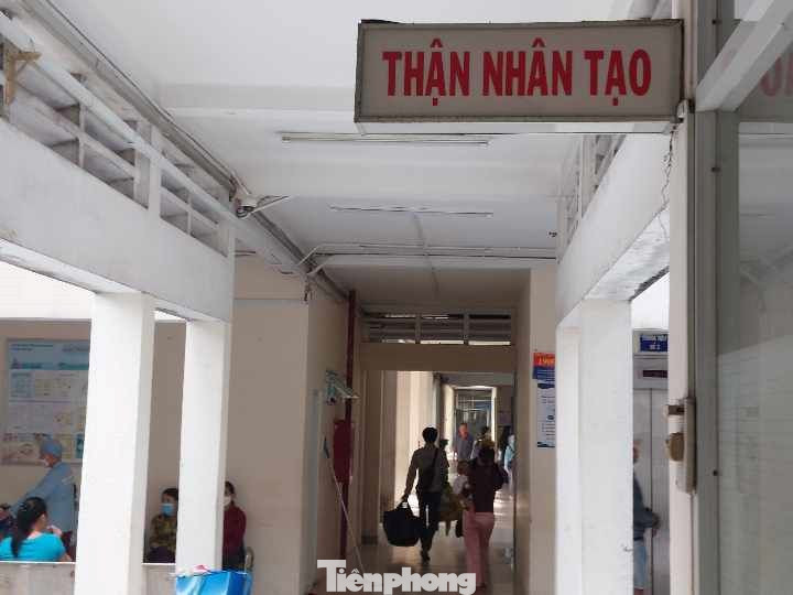 Bệnh nhân điều trị ở khoa Thận, Bệnh viện Đa khoa tỉnh Bình Dương phải tự bỏ chi phí mua vật tư bên ngoài. Bệnh nhân điều trị ở khoa Thận, Bệnh viện Đa khoa tỉnh Bình Dương phải tự bỏ chi phí mua vật tư bên ngoài.
