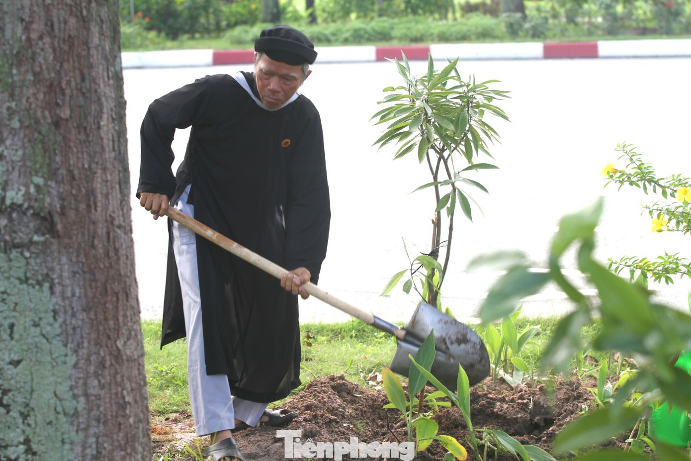 Chức sắc tôn giáo hưởng ứng "Ngày thứ Bảy văn minh". Chức sắc tôn giáo hưởng ứng "Ngày thứ Bảy văn minh".