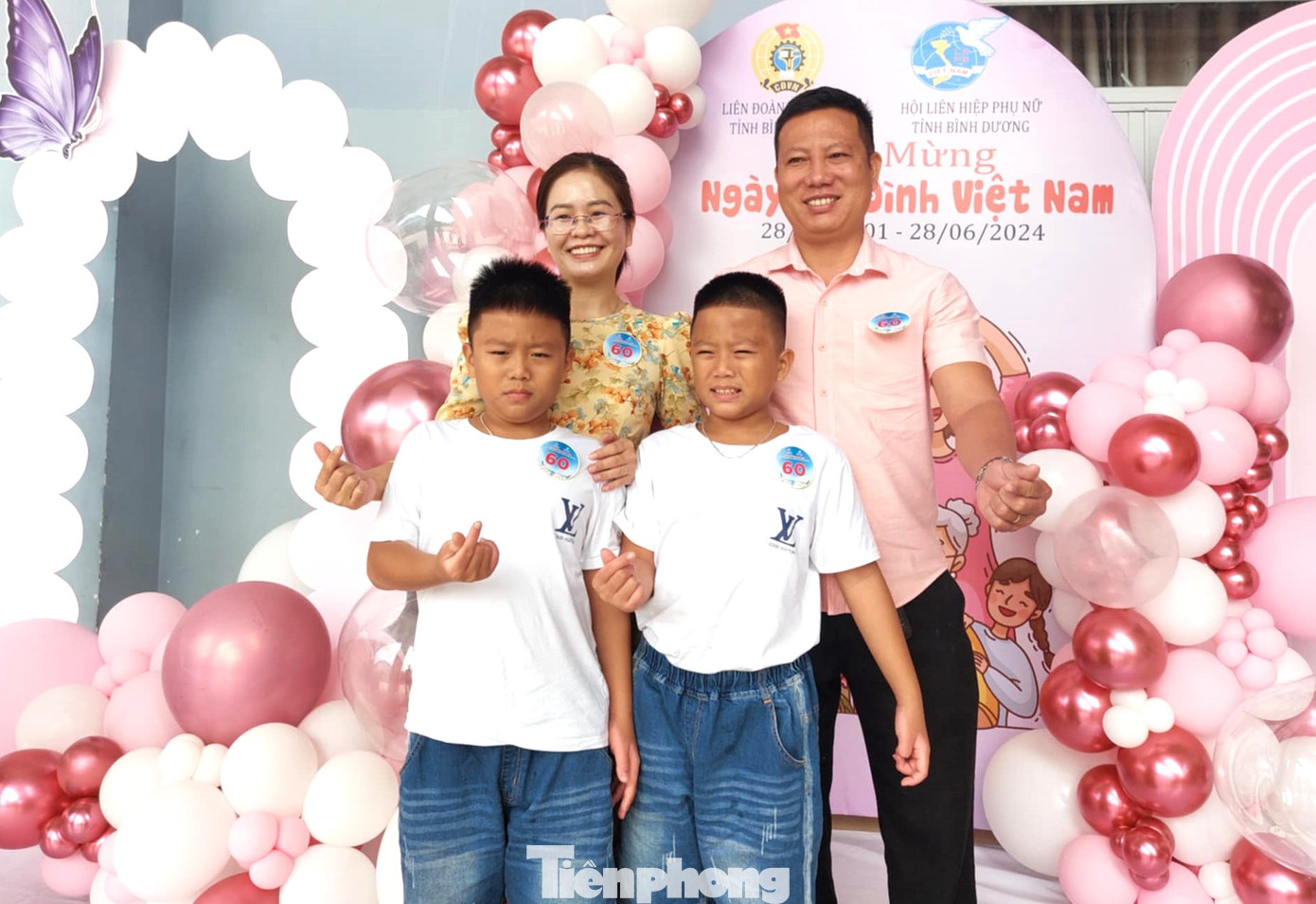 Gia đình tiêu biểu đến dự chương trình biểu dương, tôn vinh nhân Ngày Gia đình Việt Nam