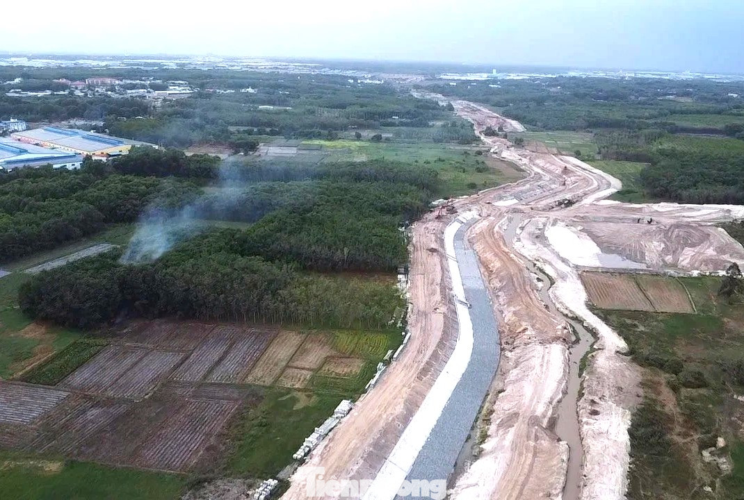 Dự án có tổng chiều dài khoảng 18.950m (gồm tuyến suối Cái nhánh chính chảy ra cầu Tổng Bảng dài 14.310m và tuyến nhánh phụ chảy ra cầu Bà Kiên dài 4.640m).