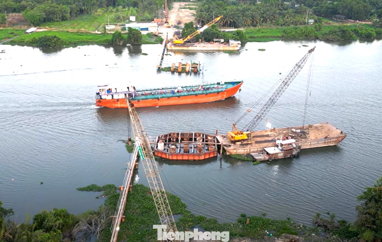 Cầu Bình Gởi có tổng vốn đầu tư khoảng 600 tỷ đồng, được khởi công xây dựng cuối năm 2023 và thời gian thi công dự kiến là 900 ngày. Cầu Bình Gởi có tổng vốn đầu tư khoảng 600 tỷ đồng, được khởi công xây dựng cuối năm 2023 và thời gian thi công dự kiến là 900 ngày.