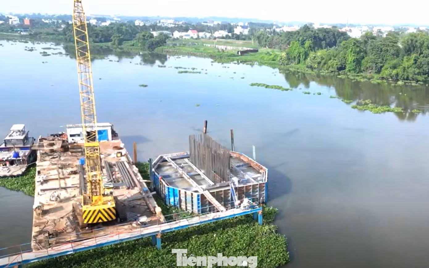 Cầu Bình Gởi là dự án thành phần nằm trên tuyến Vành đai 3 TPHCM. Cầu bắc qua sông Sài Gòn có điểm đầu tại xã An Sơn (TP.Thuận An, tỉnh Bình Dương) và điểm cuối tại xã Bình Mỹ (huyện Củ Chi, TPHCM).