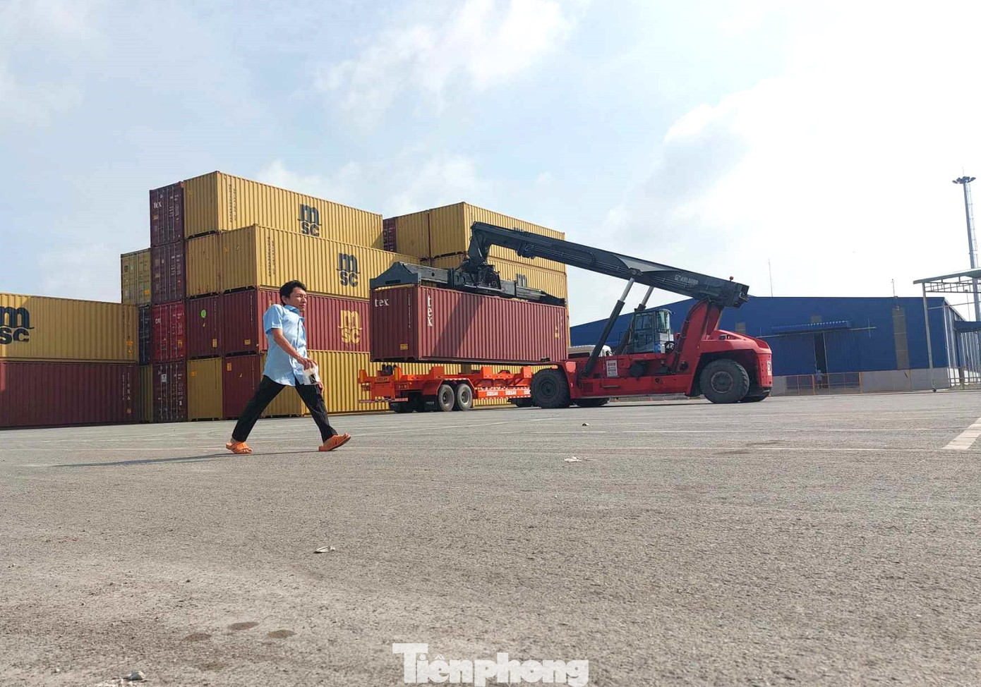 Cảng Thạnh Phước hướng đến trở thành cảng bốc dỡ hàng hóa và ICD có quy mô bậc nhất của tỉnh Bình Dương. Cảng Thạnh Phước hướng đến trở thành cảng bốc dỡ hàng hóa và ICD có quy mô bậc nhất của tỉnh Bình Dương.