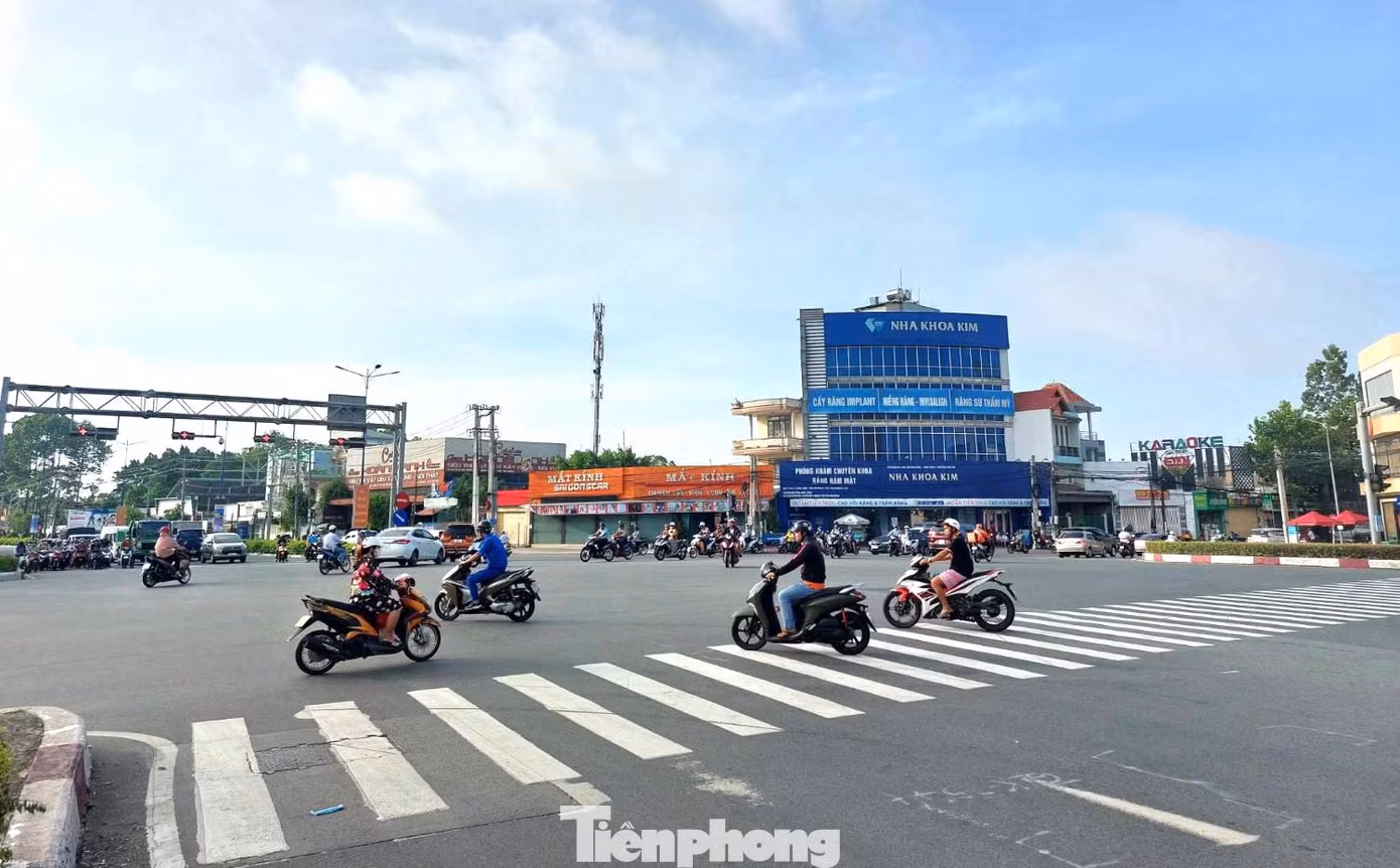 Dự án xây dựng hầm chui tại nút giao ngã năm Phước Kiến có tổng mức đầu tư theo quyết định phê duyệt dự án 1.050 tỷ đồng. Năm 2024, dự án có kế hoạch vốn 34,4 tỷ đồng. Dự án xây dựng hầm chui tại nút giao ngã năm Phước Kiến có tổng mức đầu tư theo quyết định phê duyệt dự án 1.050 tỷ đồng. Năm 2024, dự án có kế hoạch vốn 34,4 tỷ đồng.