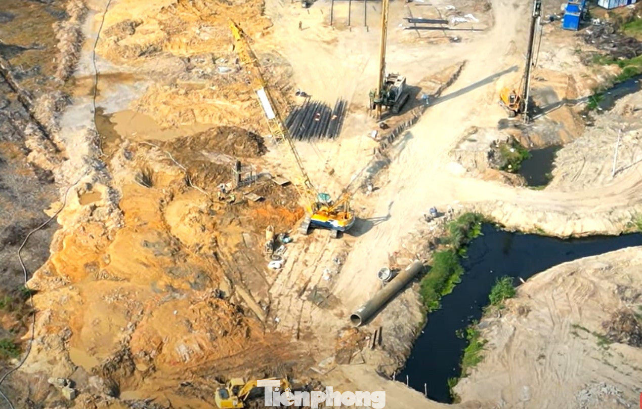 Tổng diện tích đất thu hồi là hơn 78 ha với 1.511 trường hợp. Đến nay diện tích đất đã thu hồi khoảng 65 ha. Tổng diện tích đất thu hồi là hơn 78 ha với 1.511 trường hợp. Đến nay diện tích đất đã thu hồi khoảng 65 ha.