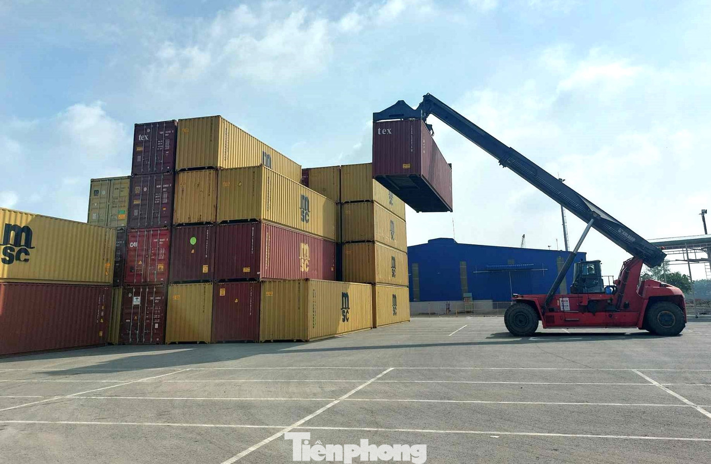 Cảng Thạnh Phước với các hệ thống kho, bãi khai thác sẵn có cùng với vị trí địa lý thuận lợi để có thể kết nối các khu công nghiệp và nhà máy sản xuất trên địa bàn tỉnh. Cảng Thạnh Phước với các hệ thống kho, bãi khai thác sẵn có cùng với vị trí địa lý thuận lợi để có thể kết nối các khu công nghiệp và nhà máy sản xuất trên địa bàn tỉnh.