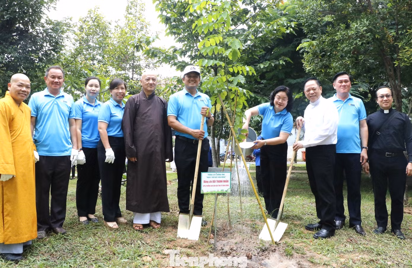 Cán bộ, chức sắc tôn giáo, đoàn thể tại tỉnh Bình Dương hưởng ứng "Ngày thứ Bảy văn minh".