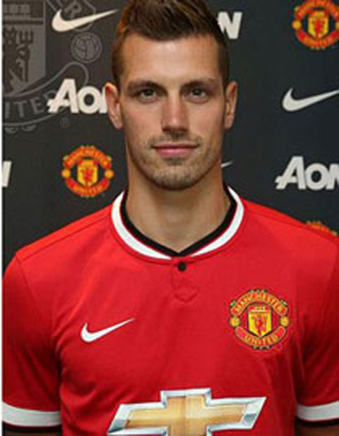 Schweinsteiger & Schneiderlin ra mắt trong màu áo M.U ảnh 1