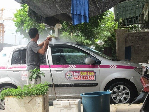 La liệt biệt thự chục tỷ thành nơi nuôi gà, bán phở, rửa xe ảnh 2