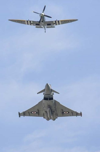 Siêu tiêm kích Typhoon 'biến hóa' thành người hùng thế chiến ảnh 9