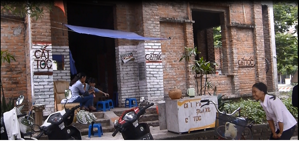 La liệt biệt thự chục tỷ thành nơi nuôi gà, bán phở, rửa xe ảnh 4