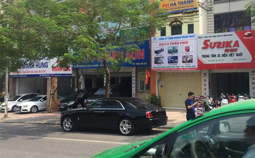 Rolls-Royce bục bình xăng trên phố Hà Nội ảnh 4