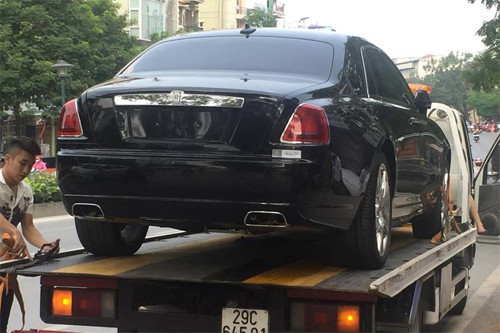 Rolls-Royce bục bình xăng trên phố Hà Nội ảnh 5