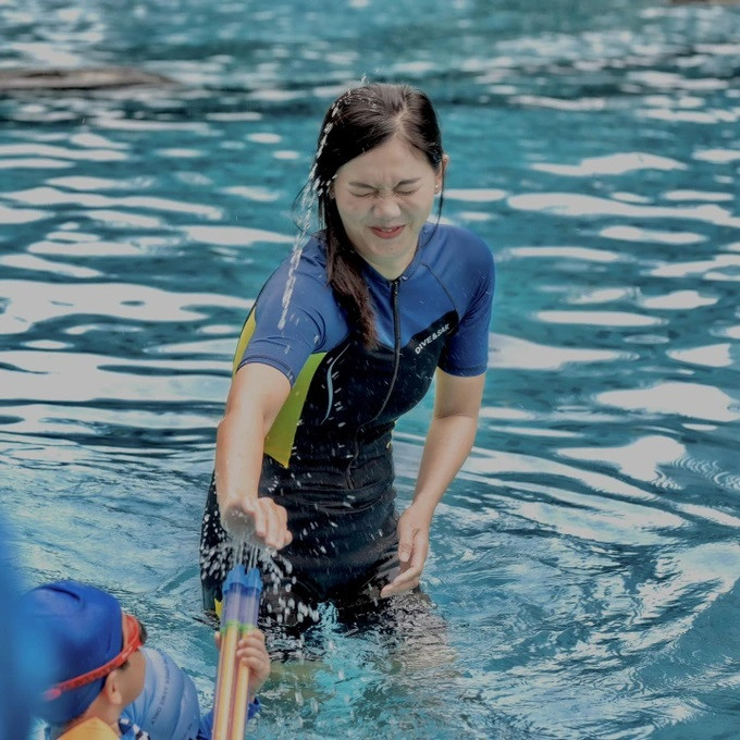 Ánh Viên (SN 1996, Cần Thơ) từng là một trong những vận động viên (VĐV) xuất sắc nhất lịch sử bơi lội Việt Nam. Trong suốt sự nghiệp đỉnh cao, cô đã lập nhiều kỷ lục, giành khoảng 150 huy chương các loại, trong đó có 25 huy chương vàng SEA Games (Ảnh: FBNV). Ánh Viên (SN 1996, Cần Thơ) từng là một trong những vận động viên (VĐV) xuất sắc nhất lịch sử bơi lội Việt Nam. Trong suốt sự nghiệp đỉnh cao, cô đã lập nhiều kỷ lục, giành khoảng 150 huy chương các loại, trong đó có 25 huy chương vàng SEA Games (Ảnh: FBNV).