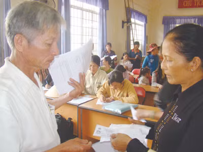 Dân băn khoăn vì cách chia tiền chưa rõ ràng. Dân băn khoăn vì cách chia tiền chưa rõ ràng