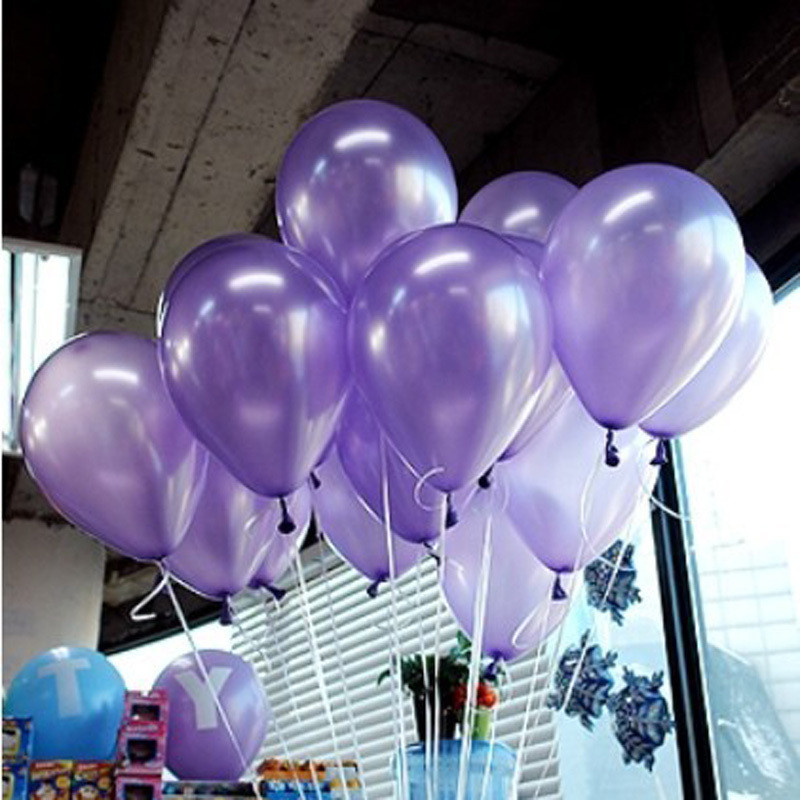 Từ hoa cưới... ...thiếp cưới ...những món đồ trang trí tại tiệc cưới tới trang phục của cô dâu chú rể để tràn ngập sắc tím thủy chung.