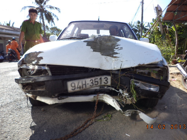 Chiếc xe ôtô tại hiện trường vụ tai nạn