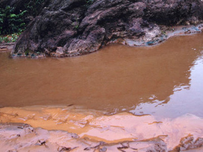 Một góc chân núi Ba Vì được cho là nơi diễn ra hoạt động khai thác vàng (Nguồn: Báo KH&ĐS)