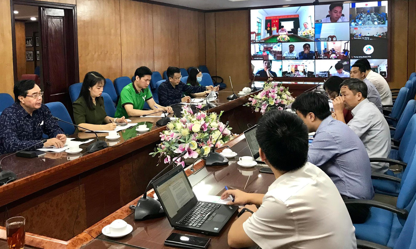 Chương trình làm việc trực tiếp kết hợp trực tuyến. Ảnh: Thanh Nga Chương trình làm việc trực tiếp kết hợp trực tuyến. Ảnh: Thanh Nga