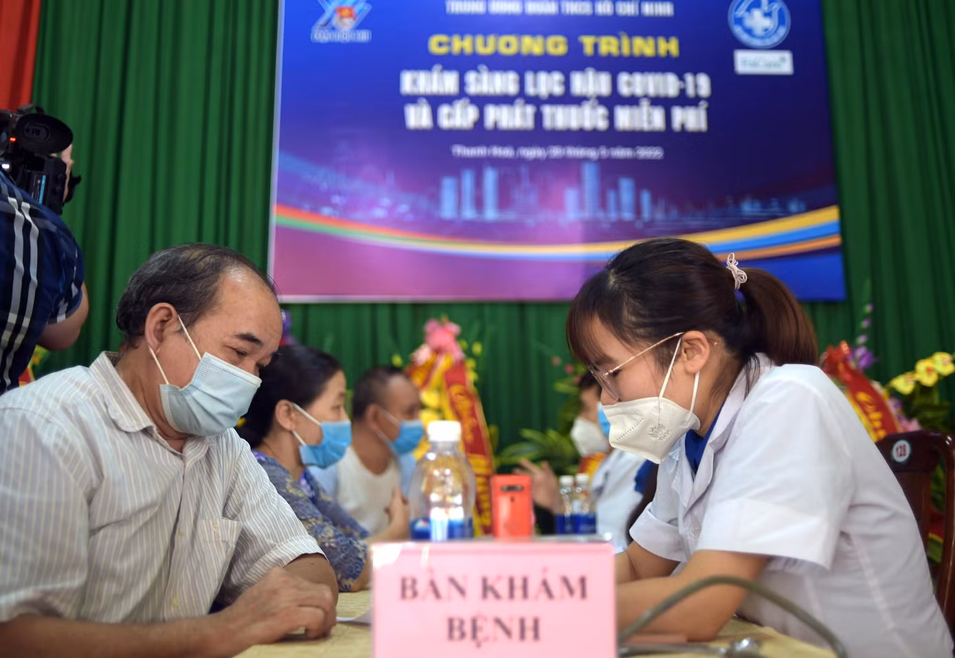 Các hoạt động khám bệnh, tư vấn sức khỏe và phát thuốc miễn phí tại huyện Bá Thước, Thanh Hóa. Các hoạt động khám bệnh, tư vấn sức khỏe và phát thuốc miễn phí tại huyện Bá Thước, Thanh Hóa.