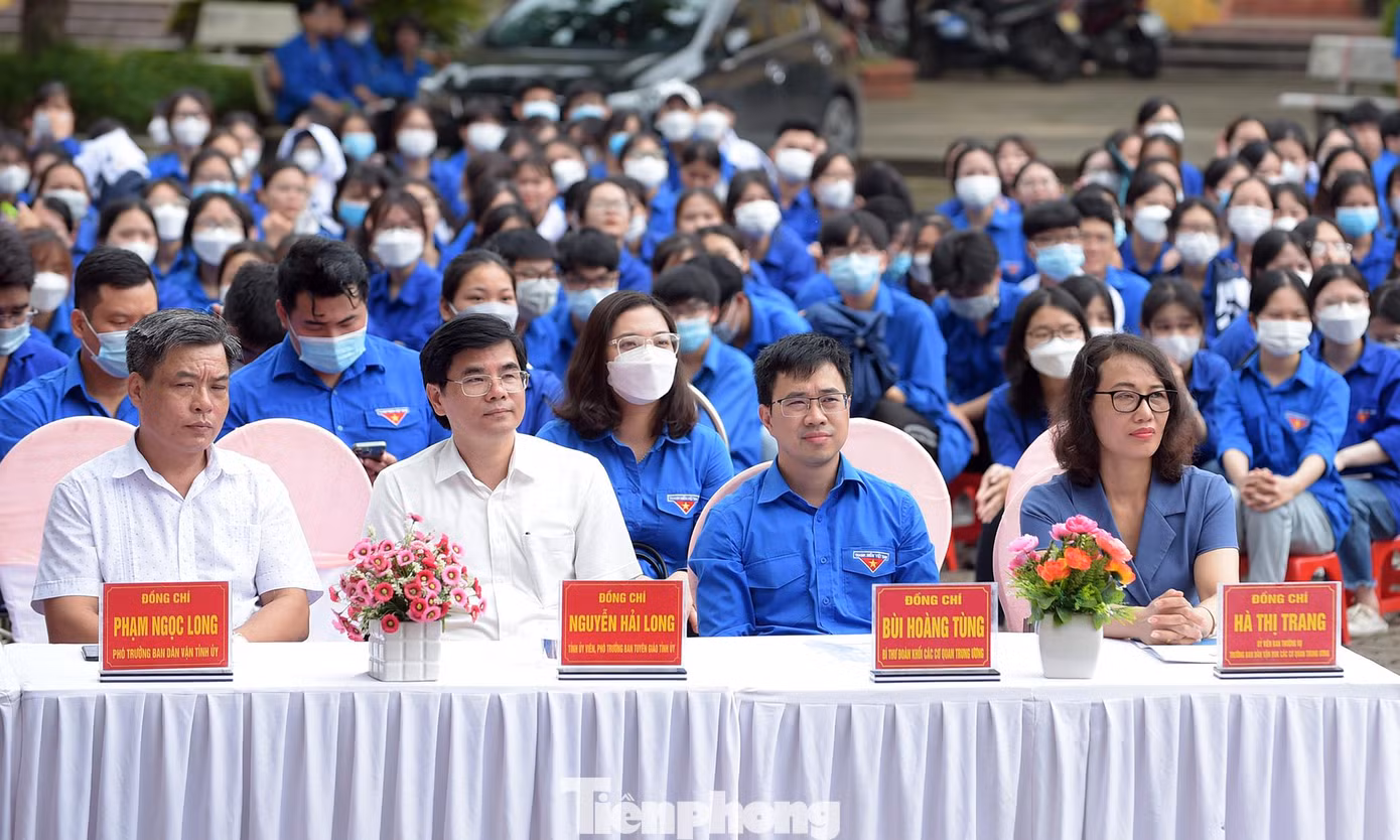 Các đại biểu tham dự chương trình