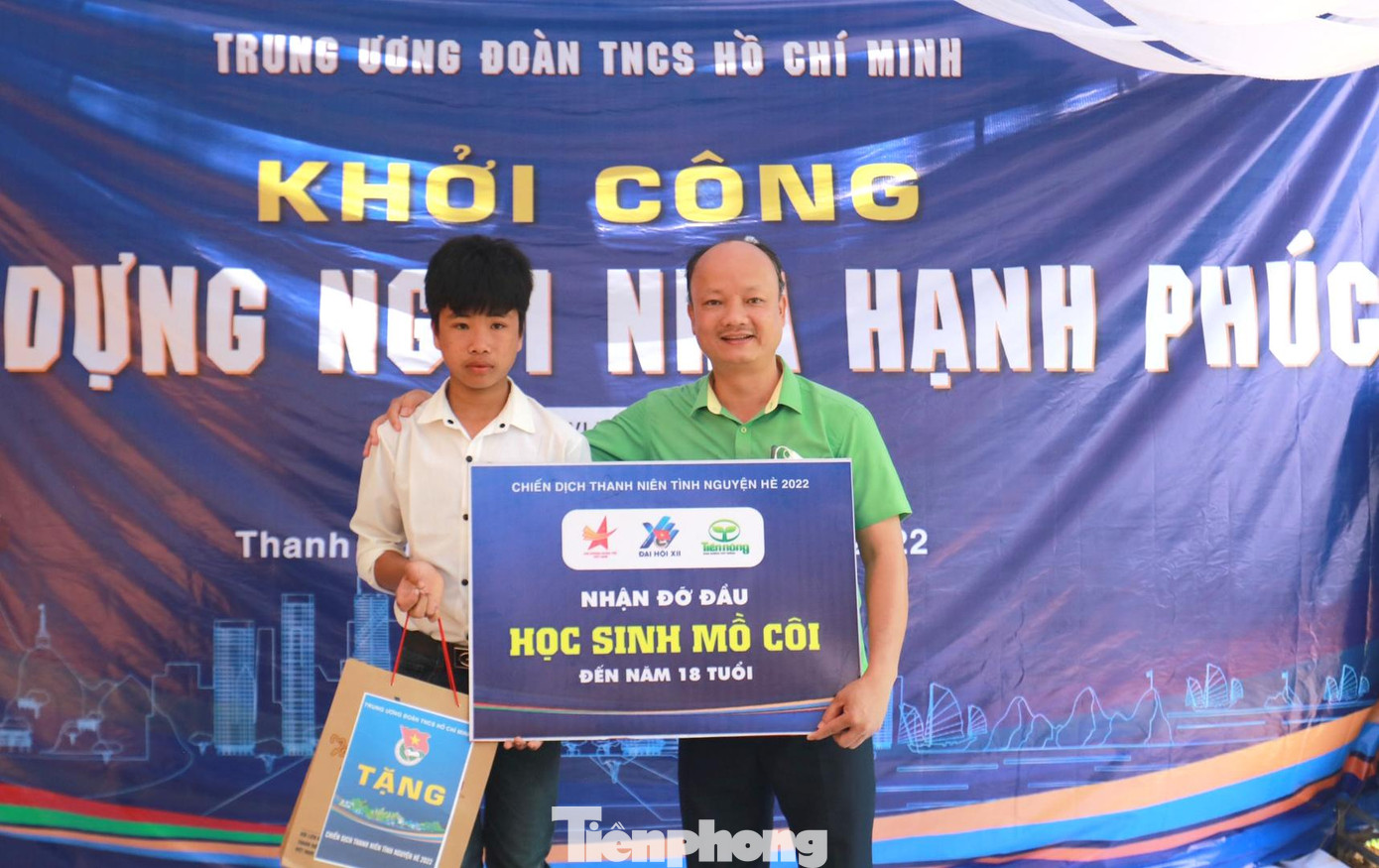 Em Việt được đỡ đầu đến năm 18 tuổi. Ảnh: Như Ý Em Việt được đỡ đầu đến năm 18 tuổi. Ảnh: Như Ý