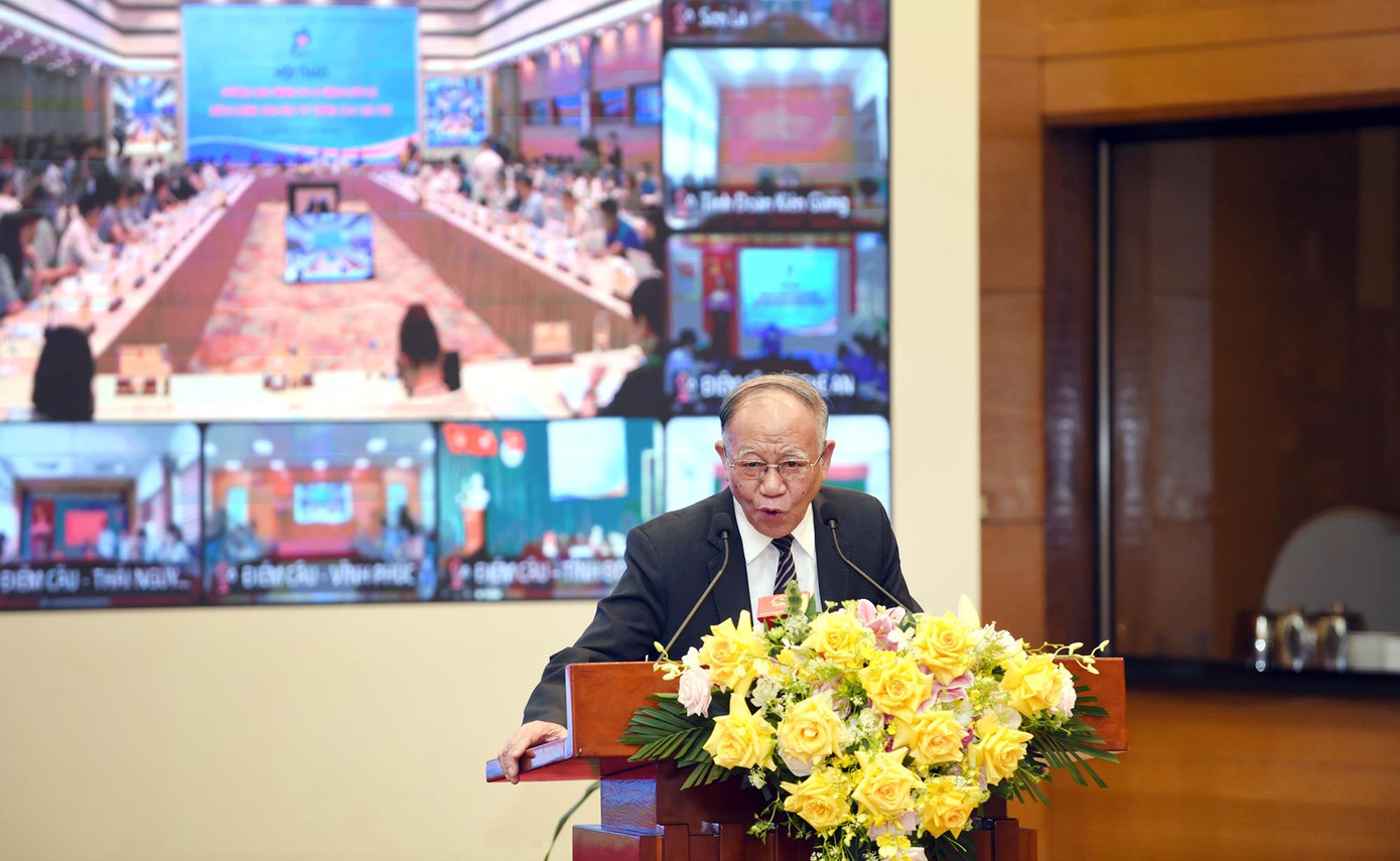 GS,TS. Hoàng Chí Bảo phát biểu tại hội thảo. Ảnh: Xuân Tùng GS,TS. Hoàng Chí Bảo phát biểu tại hội thảo. Ảnh: Xuân Tùng