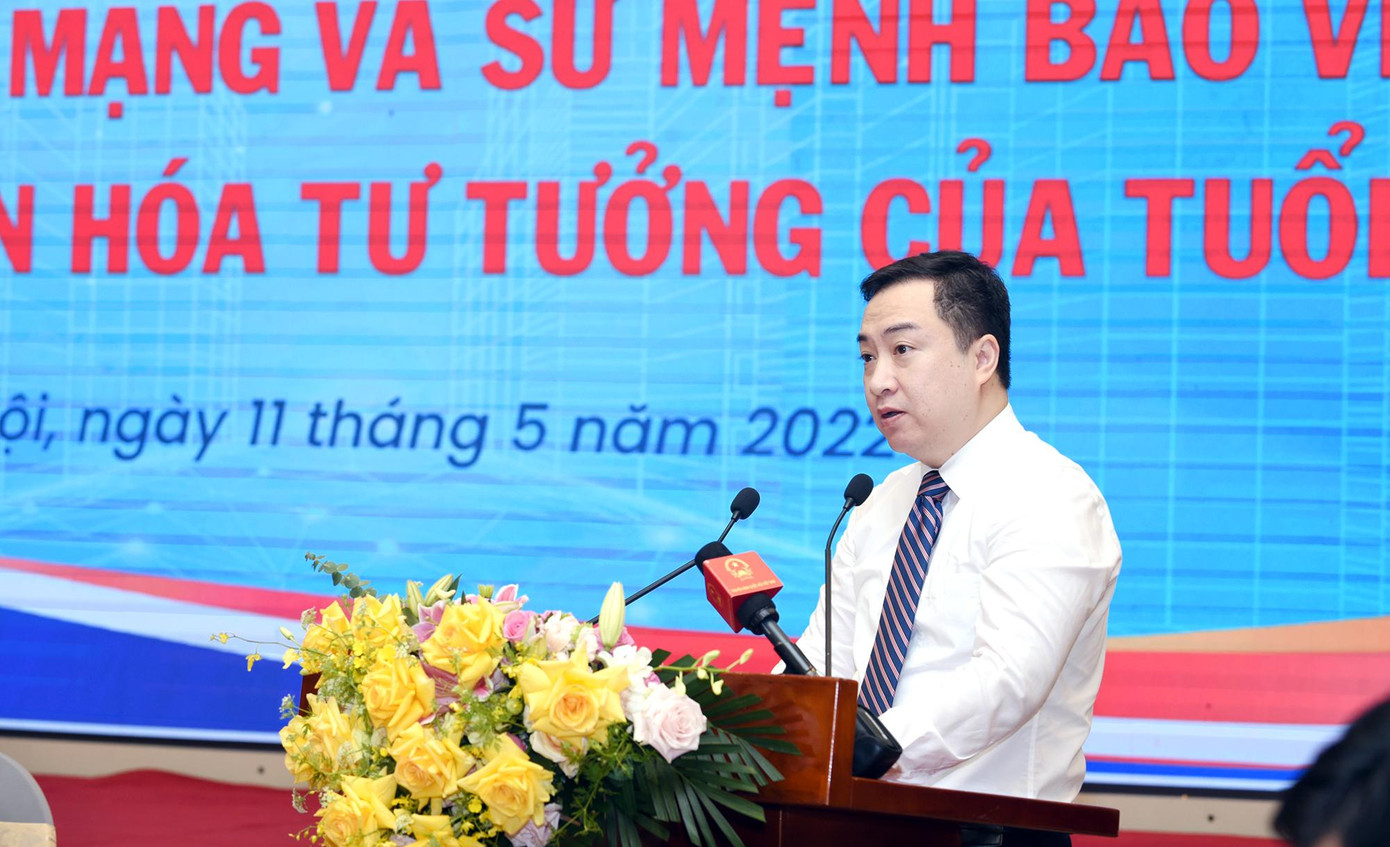 Ông Đặng Xuân Phương phát biểu khai mạc và đề dẫn hội thảo. Ảnh: Xuân Tùng Ông Đặng Xuân Phương phát biểu khai mạc và đề dẫn hội thảo. Ảnh: Xuân Tùng