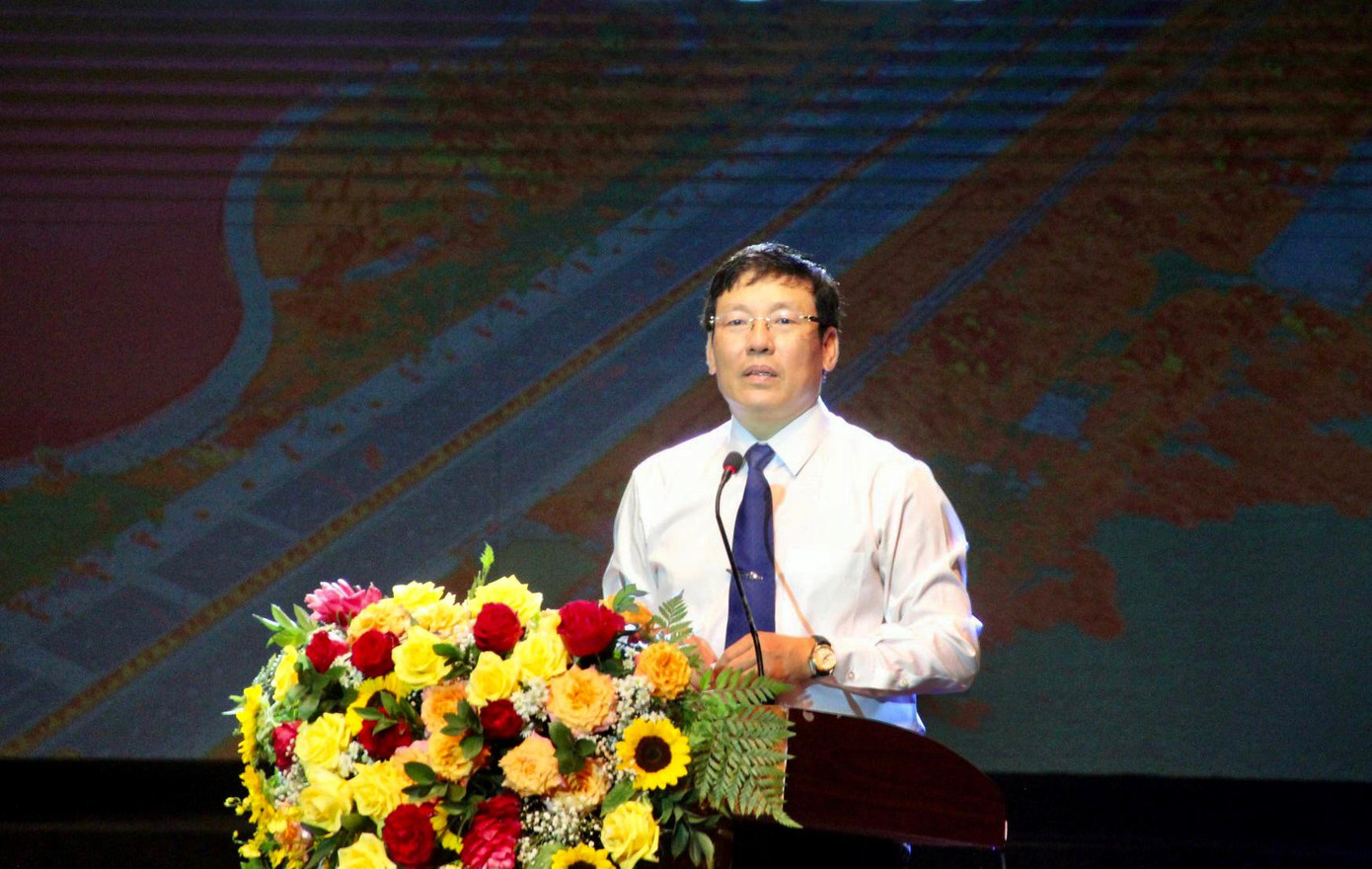 Phó Bí thư Tỉnh ủy, Chủ tịch UBND tỉnh Vĩnh Phúc Lê Duy Thành phát biểu tại hội nghị. Phó Bí thư Tỉnh ủy, Chủ tịch UBND tỉnh Vĩnh Phúc Lê Duy Thành phát biểu tại hội nghị.