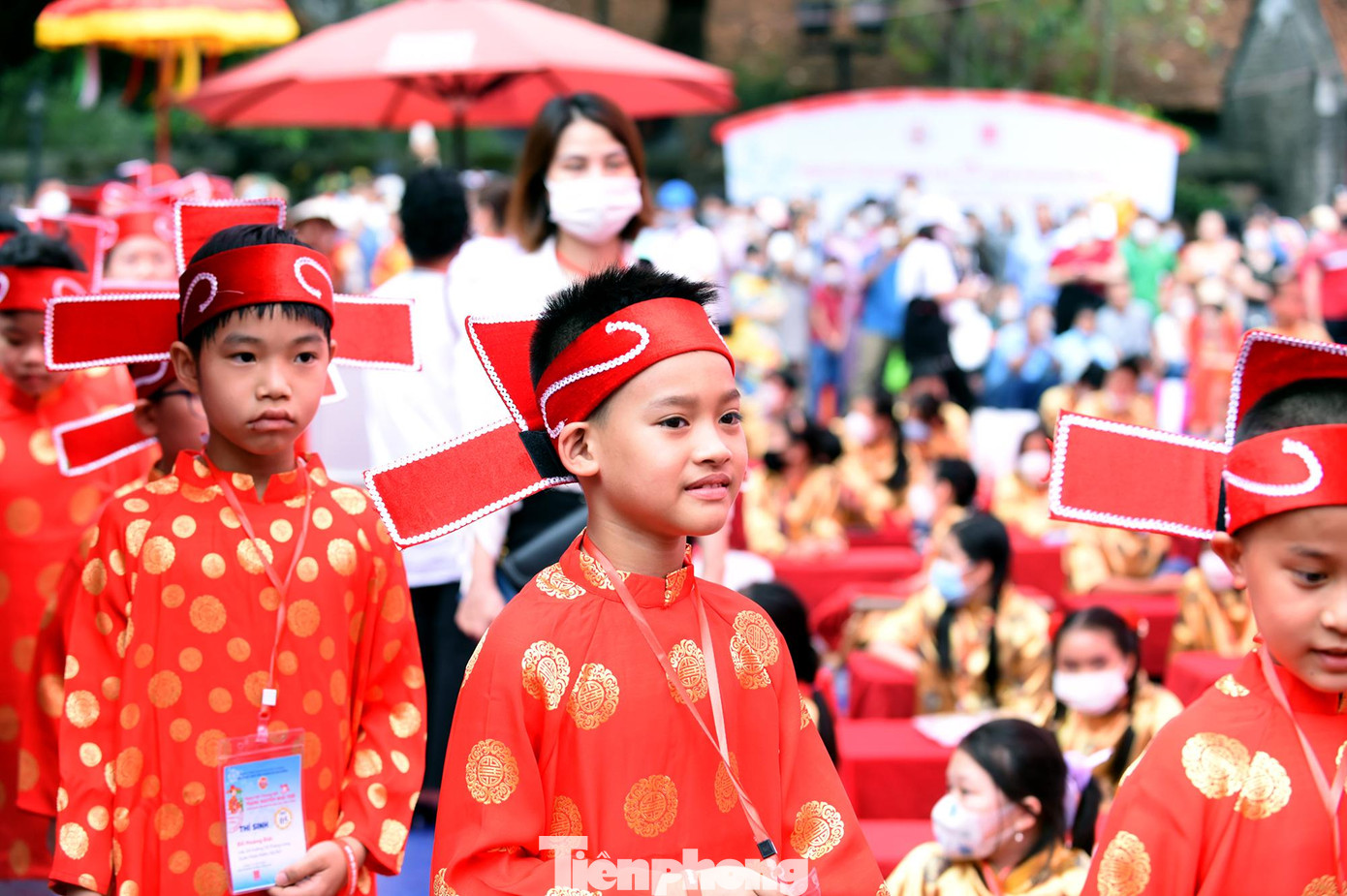 Lễ rước 12 giải Trạng nguyên cá nhân của Trạng nguyên nhỏ tuổi lần thứ 20; cùng 6 giải Trạng nguyên Bảng vàng ghi danh lần thứ 2. Ảnh: Xuân Tùng Lễ rước 12 giải Trạng nguyên cá nhân của Trạng nguyên nhỏ tuổi lần thứ 20; cùng 6 giải Trạng nguyên Bảng vàng ghi danh lần thứ 2. Ảnh: Xuân Tùng