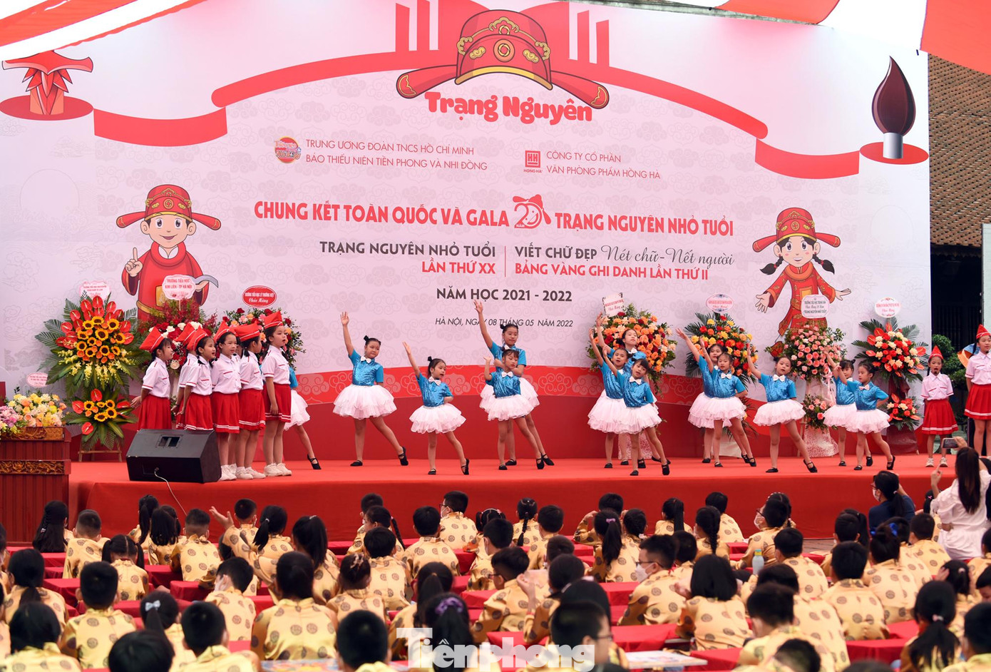 Văn nghệ chào mừng với chủ đề "Trạng nguyên nhỏ tuổi - 20 mùa hoa" mở đầu ngày hội. Ảnh: Xuân Tùng Văn nghệ chào mừng với chủ đề "Trạng nguyên nhỏ tuổi - 20 mùa hoa" mở đầu ngày hội. Ảnh: Xuân Tùng