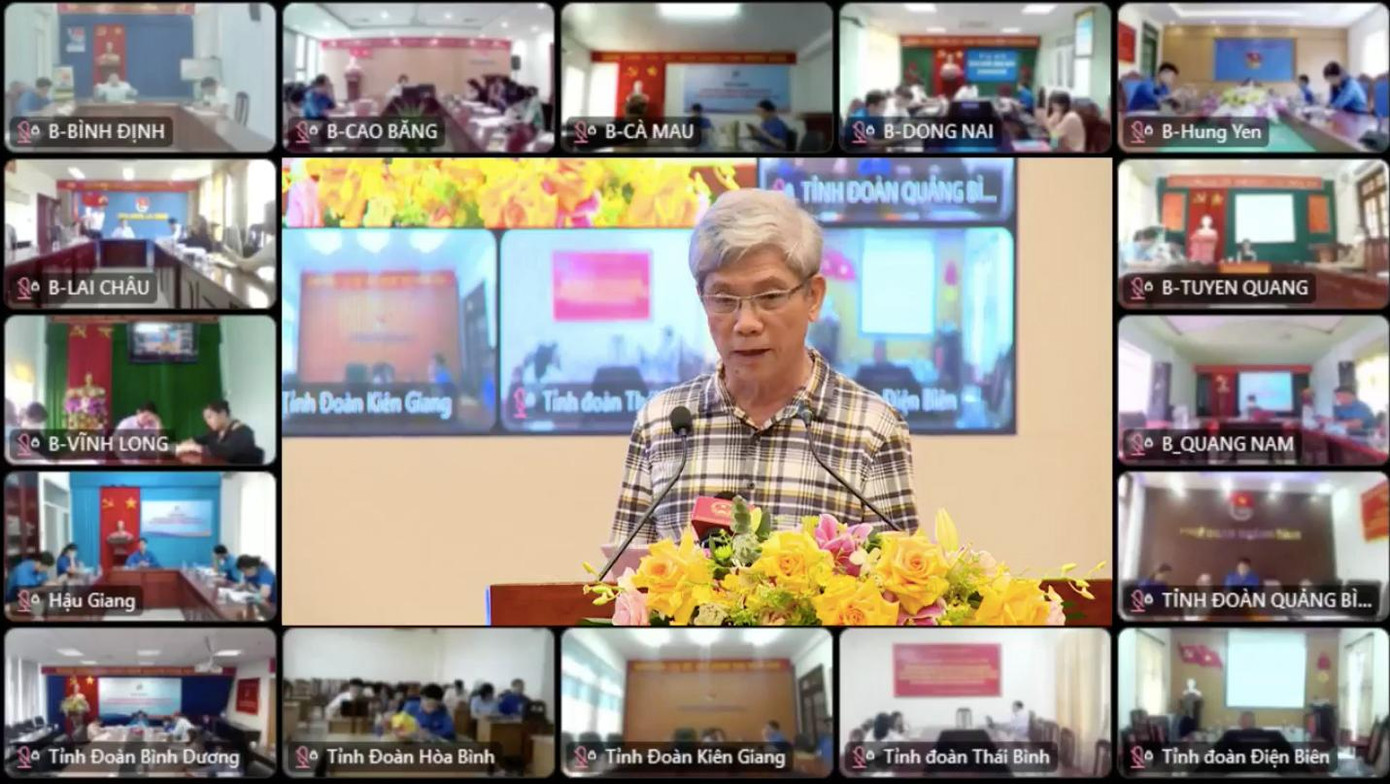 Ông Lê Đình Cường, Phó Chủ tịch Hiệp hội truyền hình trả tiền Việt Nam phát biểu tham luận tại hội thảo. Ông Lê Đình Cường, Phó Chủ tịch Hiệp hội truyền hình trả tiền Việt Nam phát biểu tham luận tại hội thảo.