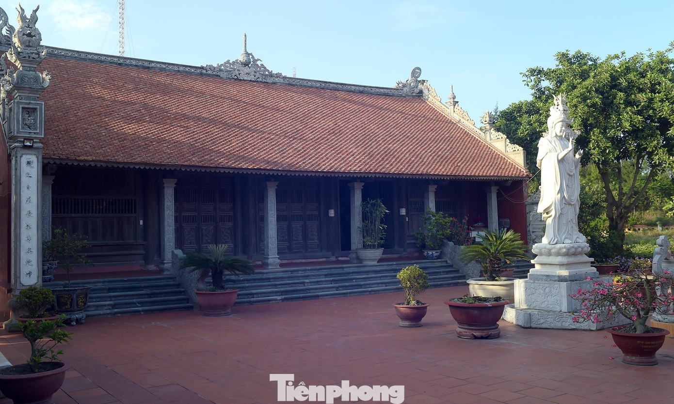 Trong những năm qua, chùa Bạch Long không chỉ góp phần làm phong phú đời sống tinh thần và giữ gìn văn hóa Việt Nam đậm đà bản sắc dân tộc, mà trở thành một trong những biểu tượng gắn với chủ quyền của Tổ quốc. Trong những năm qua, chùa Bạch Long không chỉ góp phần làm phong phú đời sống tinh thần và giữ gìn văn hóa Việt Nam đậm đà bản sắc dân tộc, mà trở thành một trong những biểu tượng gắn với chủ quyền của Tổ quốc.