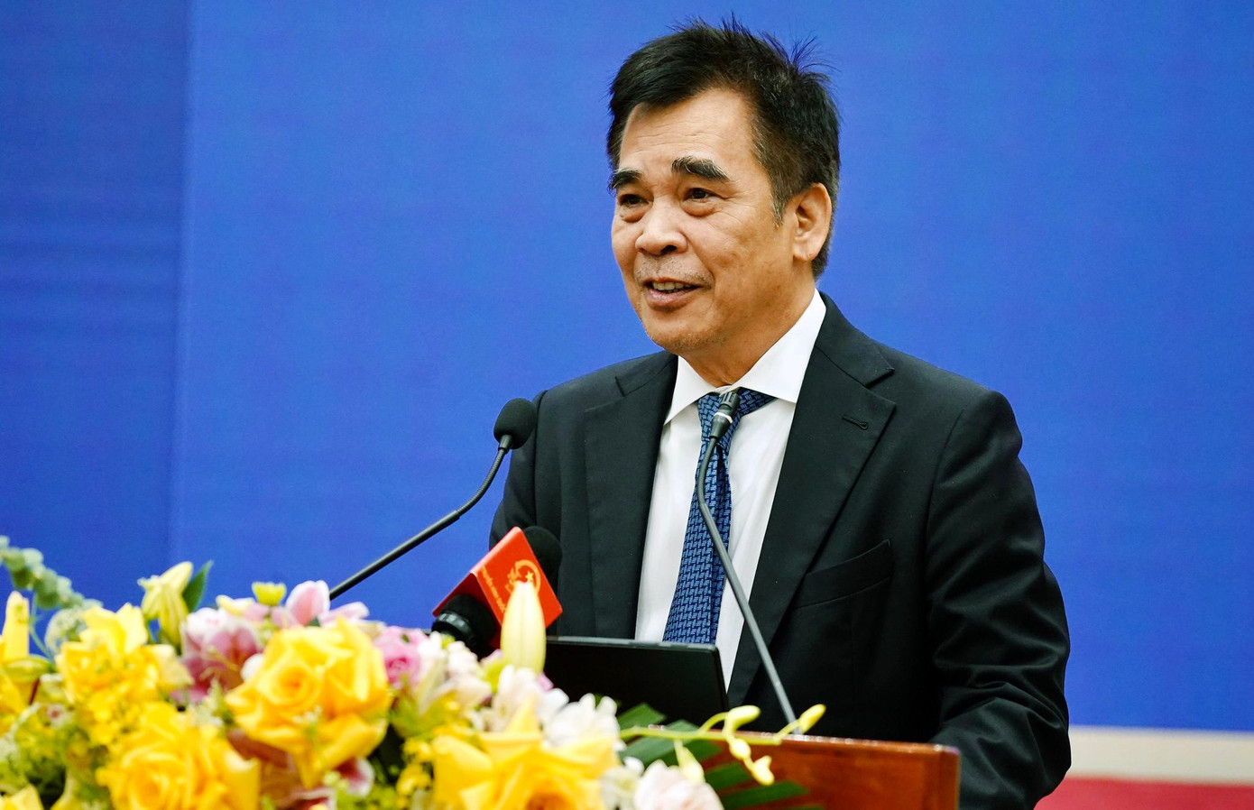 Ông Đinh Bá Thành phát biểu ý kiến tại hội thảo Ông Đinh Bá Thành phát biểu ý kiến tại hội thảo