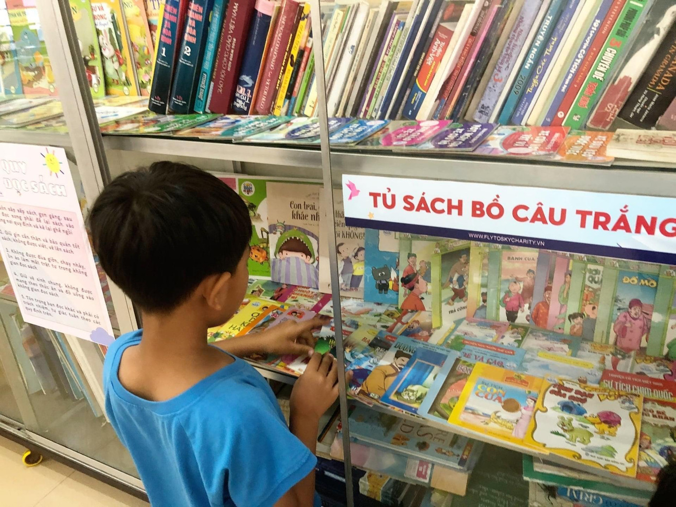 Ngày 9/4/2022, Nhóm tiếp tục tổ chức dự án trao tặng “Tủ sách Bồ câu trắng” tại Mái ấm Sơn Kỳ (TP.HCM). Ảnh: NVCC