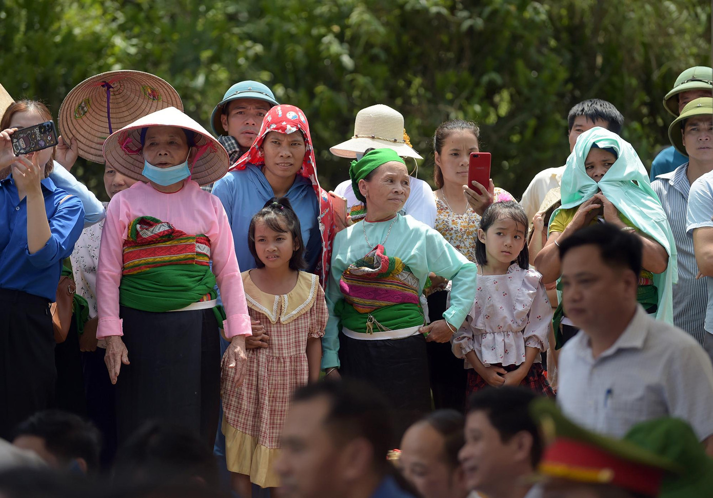 Đông đảo người dân thôn Pốn Thành Công có mặt tại chương trình.