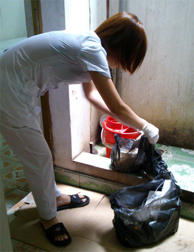 Số rác thải y tế mà Phòng khám đa khoa phía Nam đã vứt lẫn với rác sinh hoạt