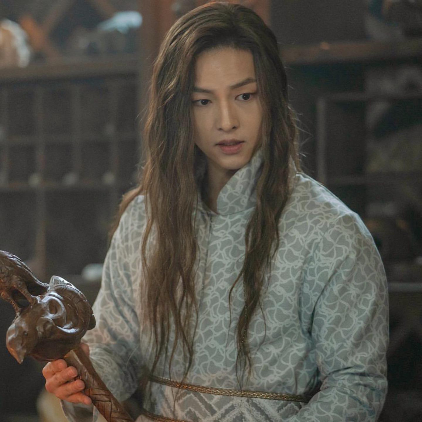 Song Hye Kyo lạnh lùng bí ẩn vẫn đẹp 'không góc chết' ảnh 14