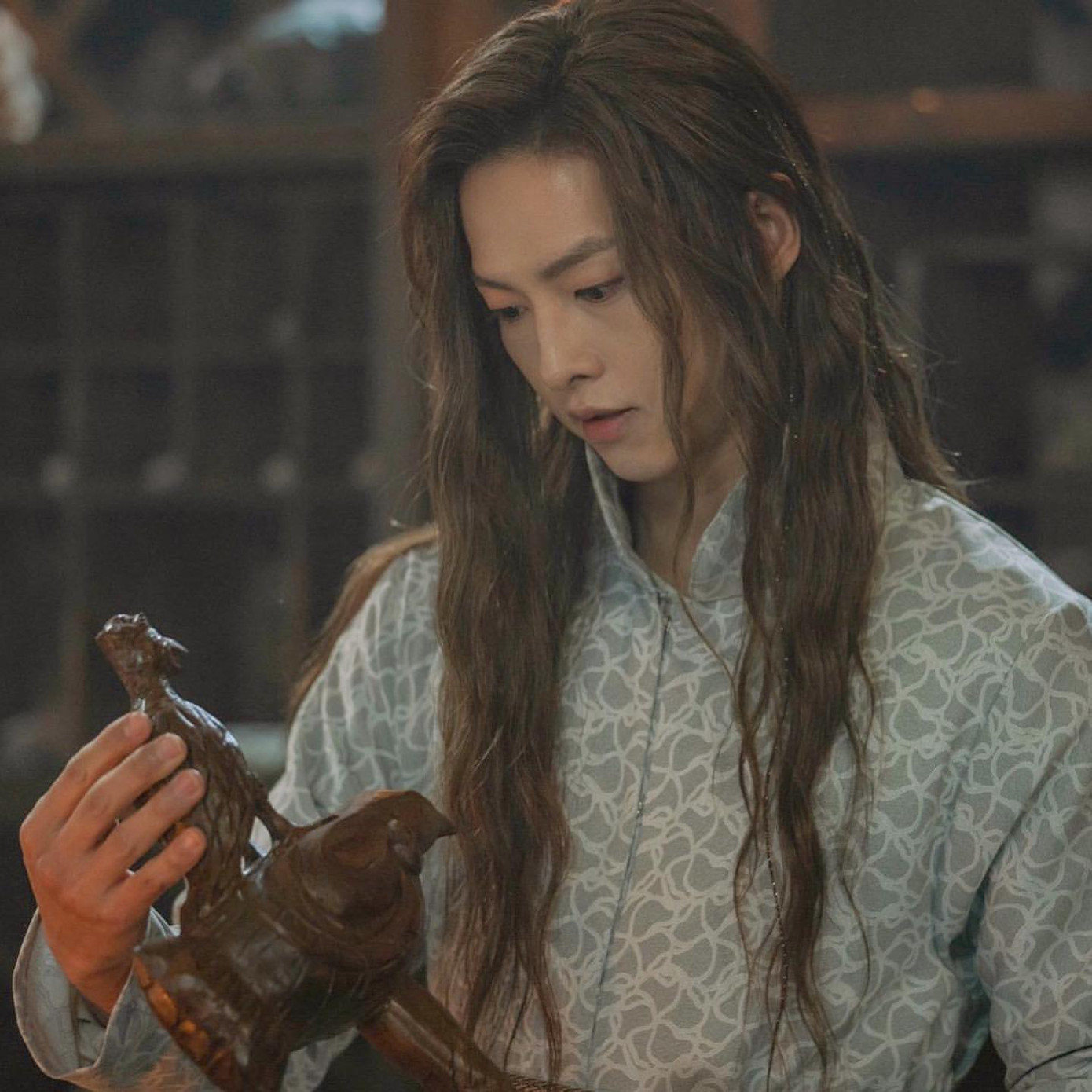 Song Hye Kyo lạnh lùng bí ẩn vẫn đẹp 'không góc chết' ảnh 13