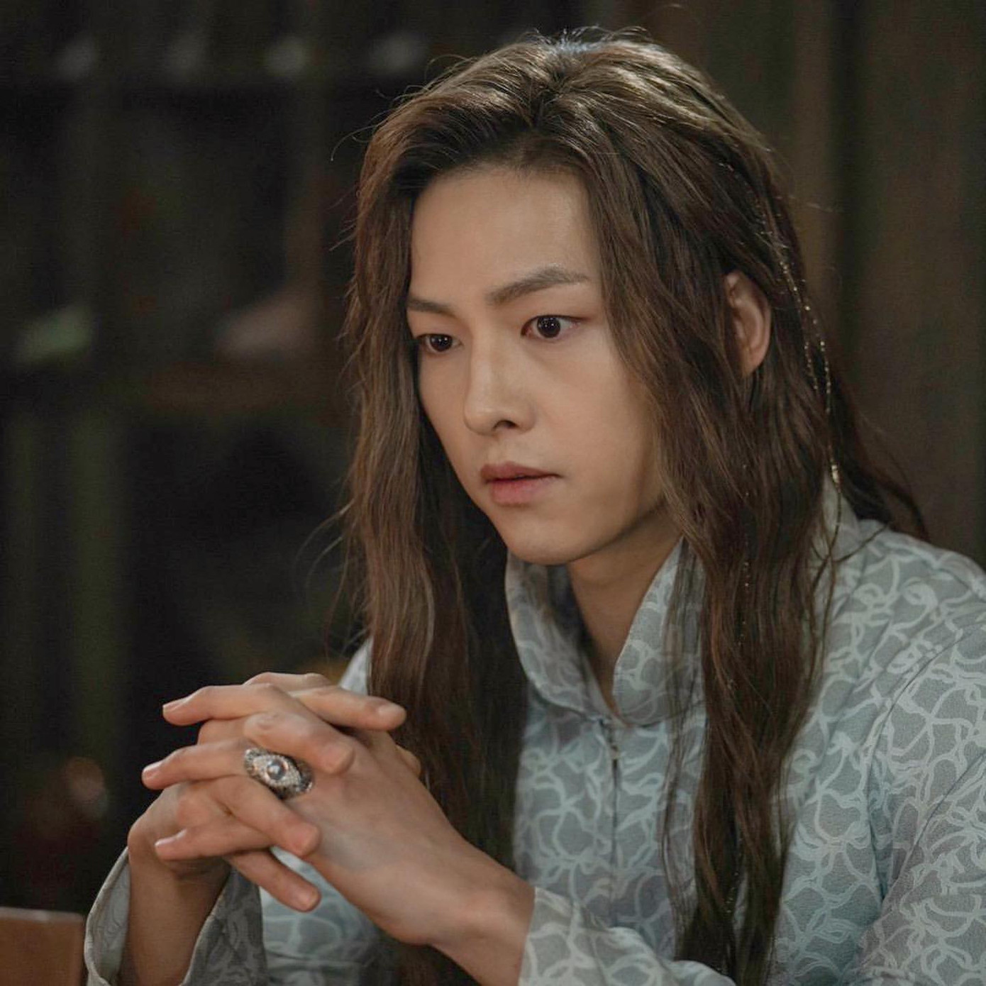 Song Hye Kyo lạnh lùng bí ẩn vẫn đẹp 'không góc chết' ảnh 12