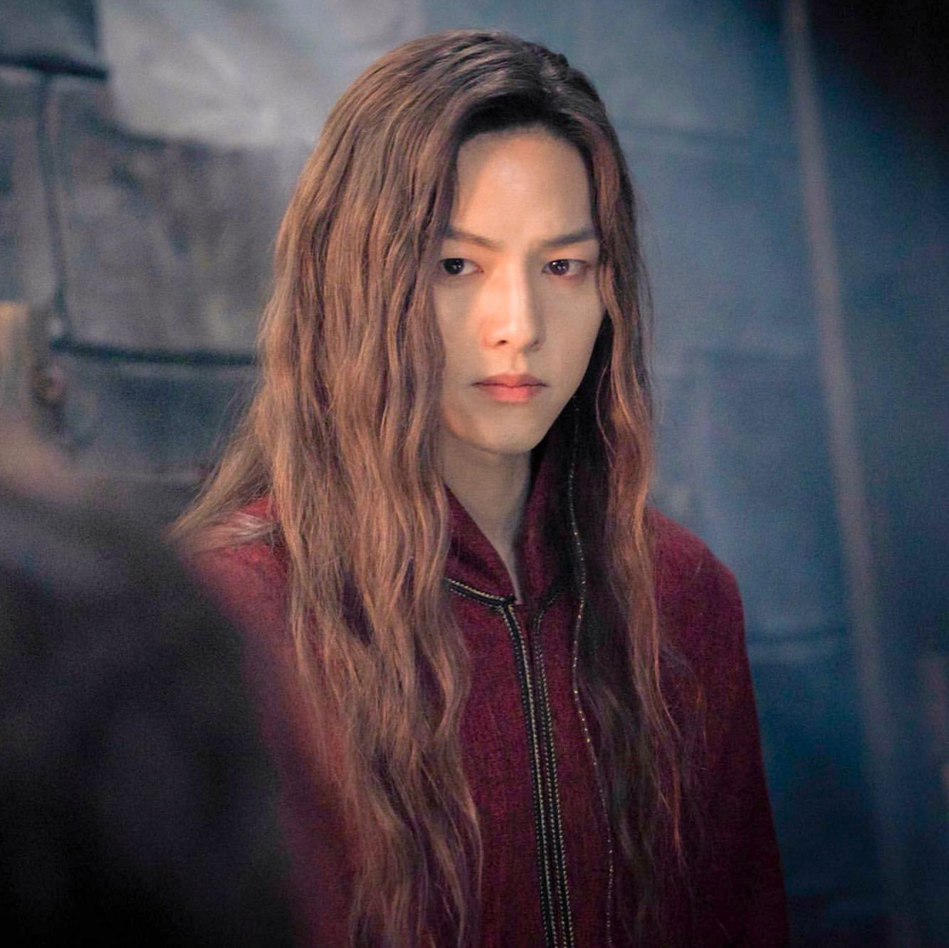 Song Hye Kyo lạnh lùng bí ẩn vẫn đẹp 'không góc chết' ảnh 11