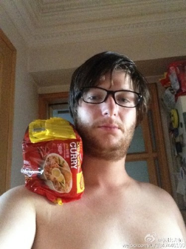 Khoe dáng đẹp, giới trẻ rộ phiên bản nâng cấp của trào lưu xương quai xanh ảnh 5