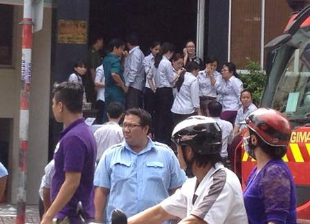 Cháy tại trụ sở UBND phường, hàng chục người nhốn nháo ảnh 2